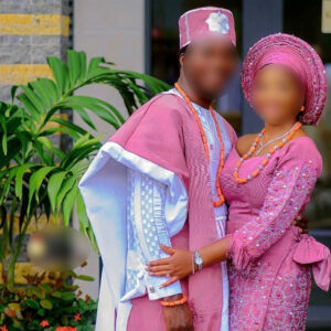 Pagne Tissé Africain "Douceur de l'Aube" - Tissu Béninois Rose Poudré & Blanc pour Mariage