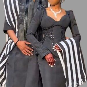 Pagne Tissé Africain "Élégance Onyx & Ivoire" - Tissu Béninois Noir & Blanc Graphique pour Chic Moderne