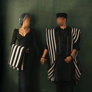 Pagne Tissé Africain "Nuit Étoilée Béninoise" - Tissu Noir & Blanc Graphique pour Élégance Suprême